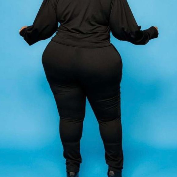 CURVE CLIQUE “Baddie” Jogging Set - Black - Picture 3 of 5